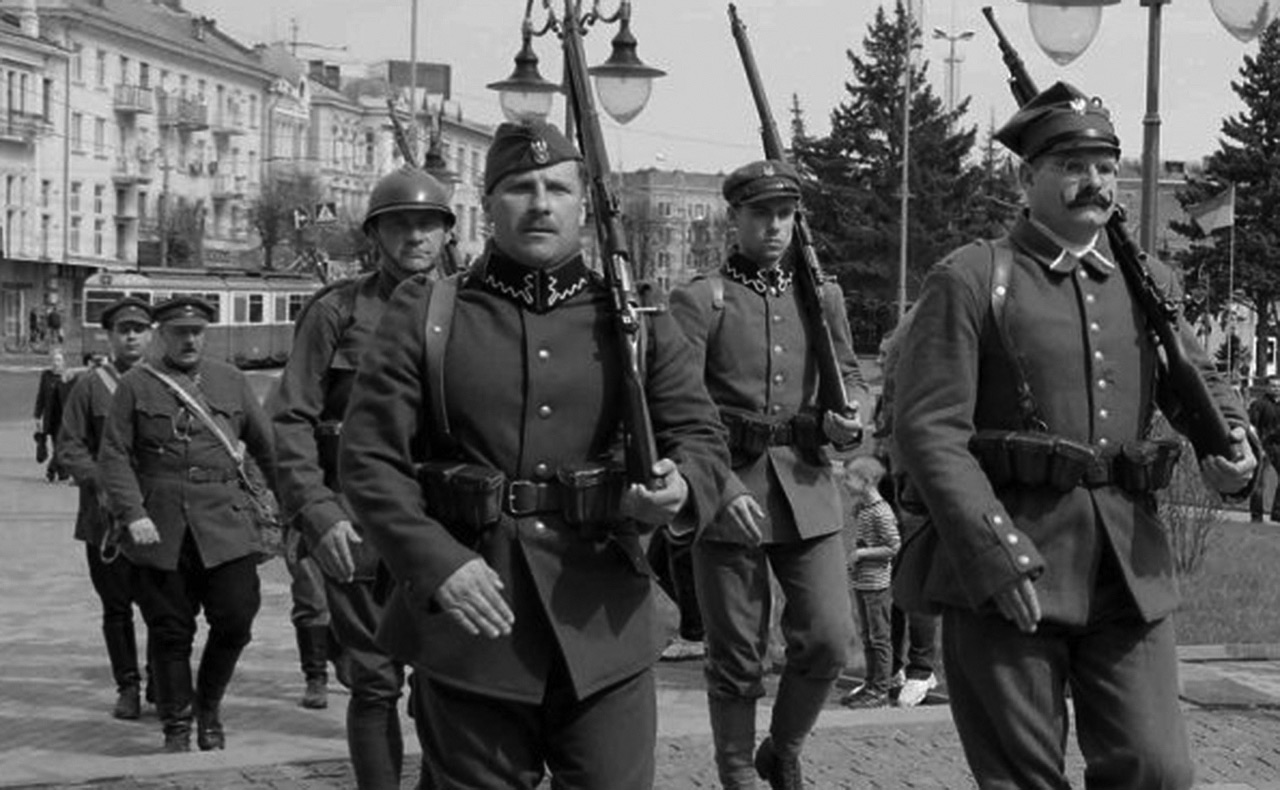 Zdjęcie zrobione podczas rekonstrukcji historycznej w Winnicy w maju 2015 r.