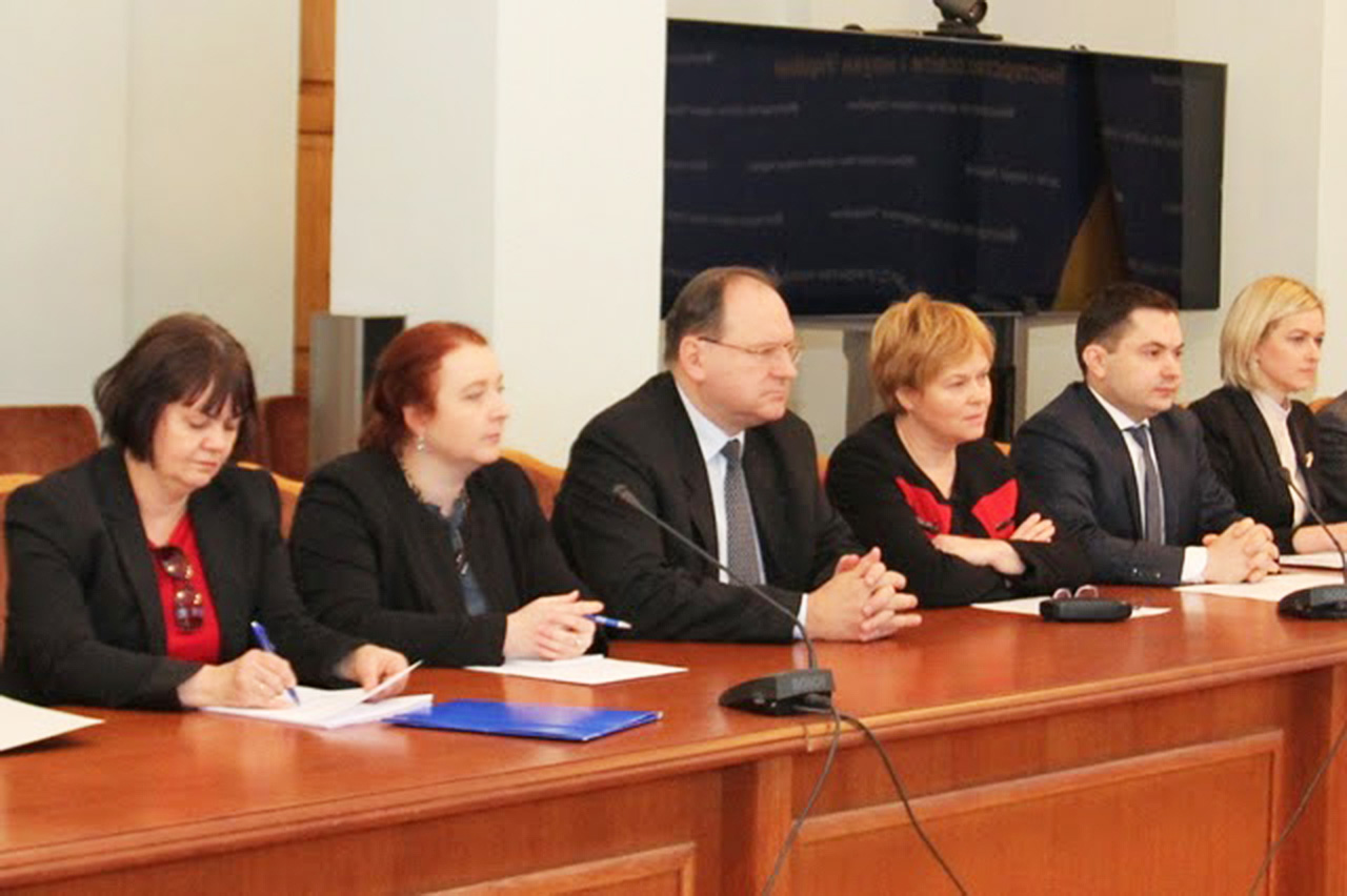 Konrad Pawlik (po prawej) w Kijowie. 12.01.15 r. Źródło - http://vnz.org.ua 