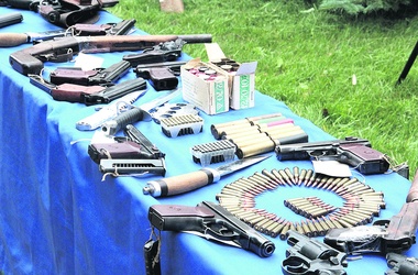 Zdjęcie pobrano z http://www.segodnya.ua/criminal/Ukraincy-shokirovali-MVD-kolichestvom-dobrovolno-sdanogo-oruzhiya-440864.html