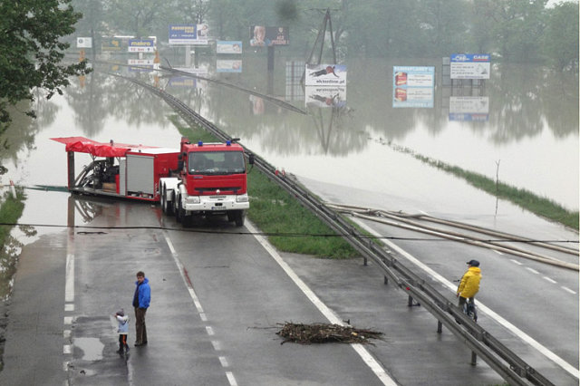 Zdjęcie pobrano z http://bi.gazeta.pl/im/7/7908/z7908357X,Droga-Krajowa-nr-1-w-Czechowicach.jpg